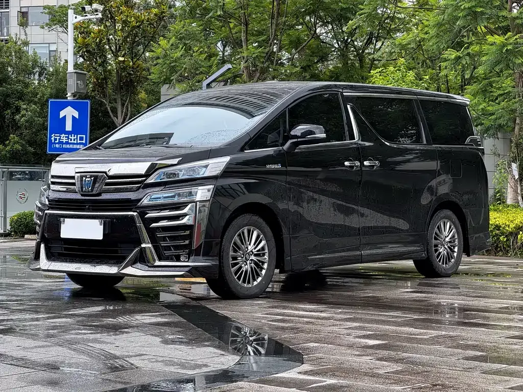 Toyota Alphard — фото 7