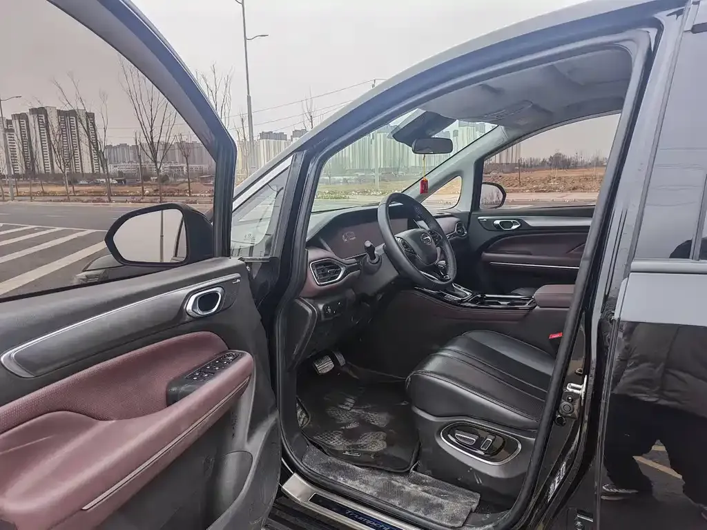 GAC Motor Trumpchi M6 — фото 3