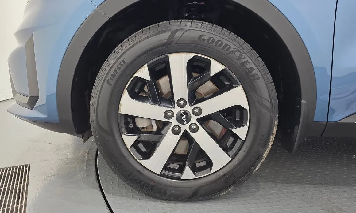 Kia Sorento — фото 8