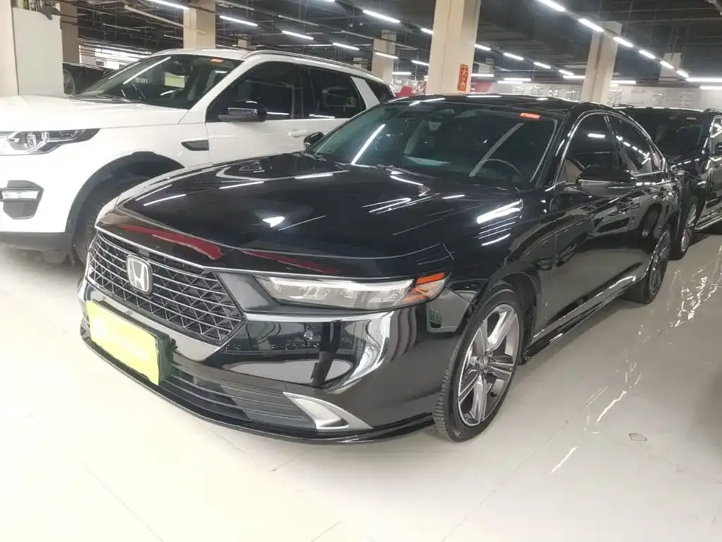 Honda Accord — фото 1