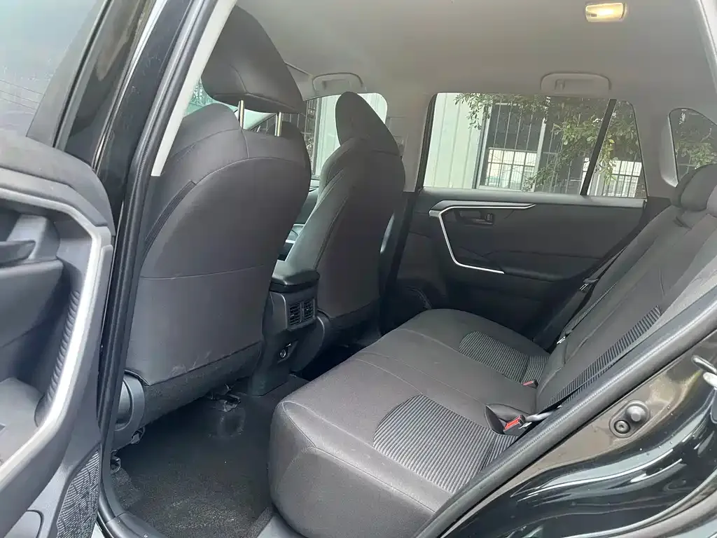 Toyota Wildlander 2024 из CN, фото 4