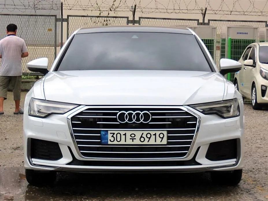 Audi A6 — фото 1