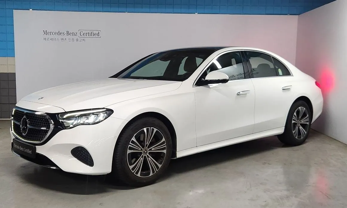Mercedes-Benz E-Class — фото 1