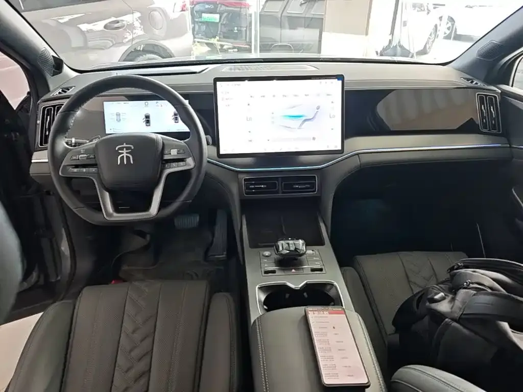 BYD L DM-i — фото 8