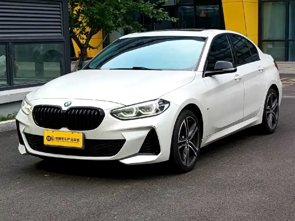 BMW 1 Series — фото 1
