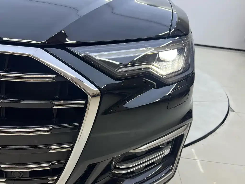 Audi A6L — фото 10