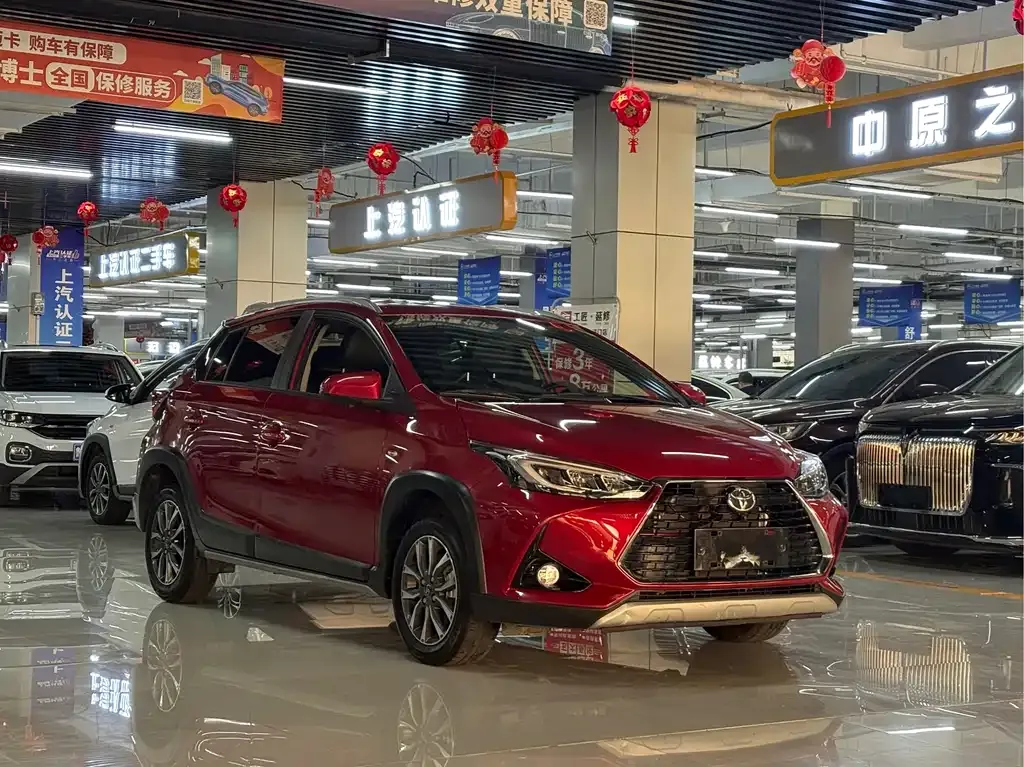 Toyota Yaris L — фото 10