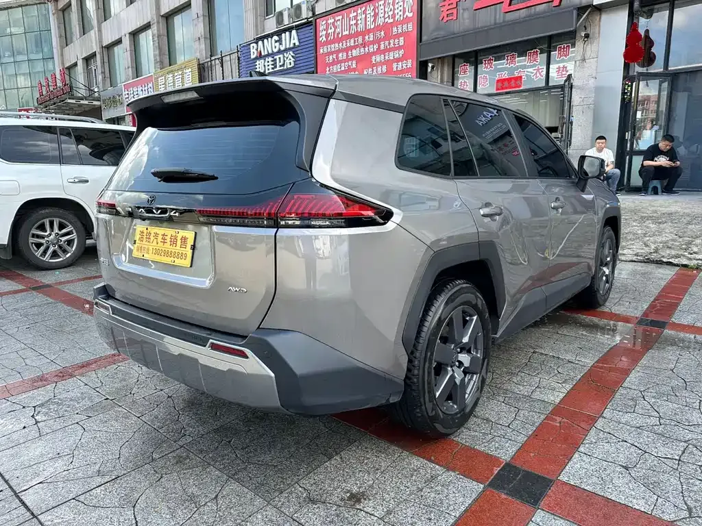 Toyota RAV4 — фото 6