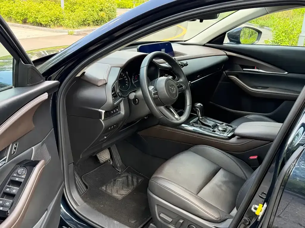 Mazda CX-30 2022 из CN, фото 8