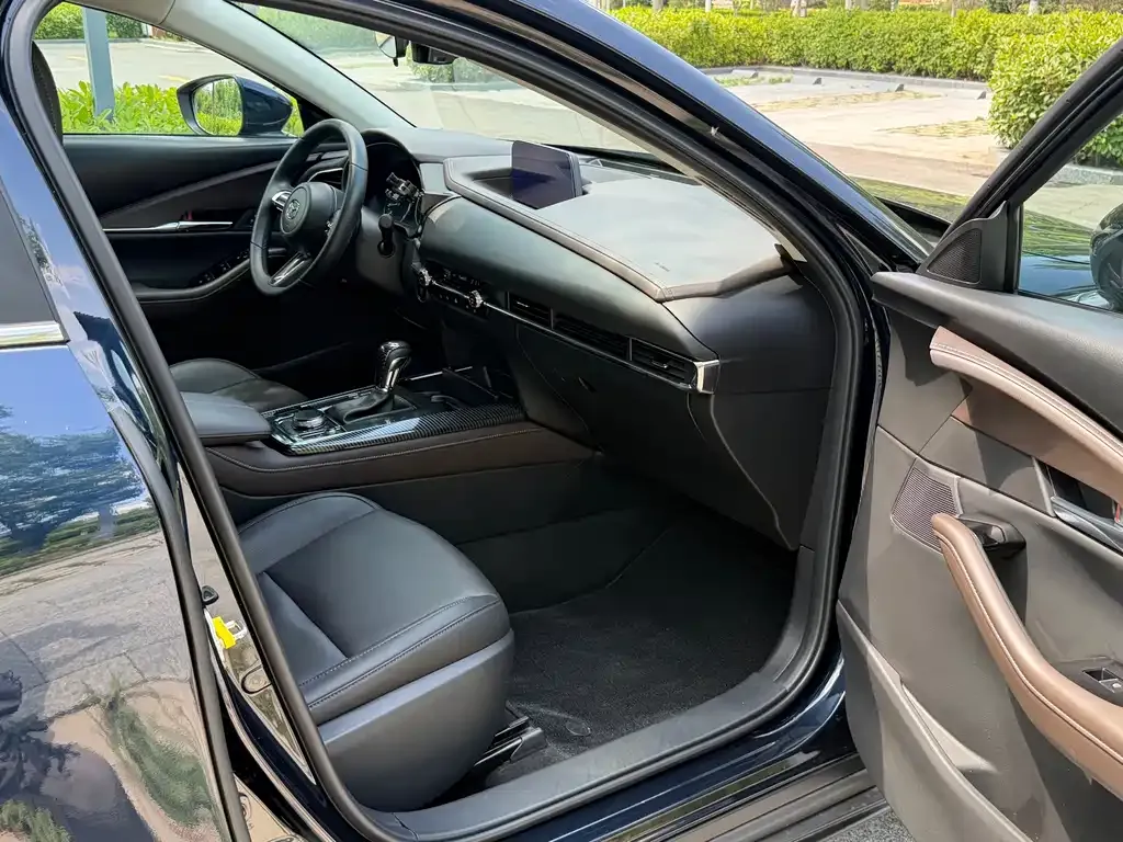Mazda CX-30 2022 из CN, фото 5