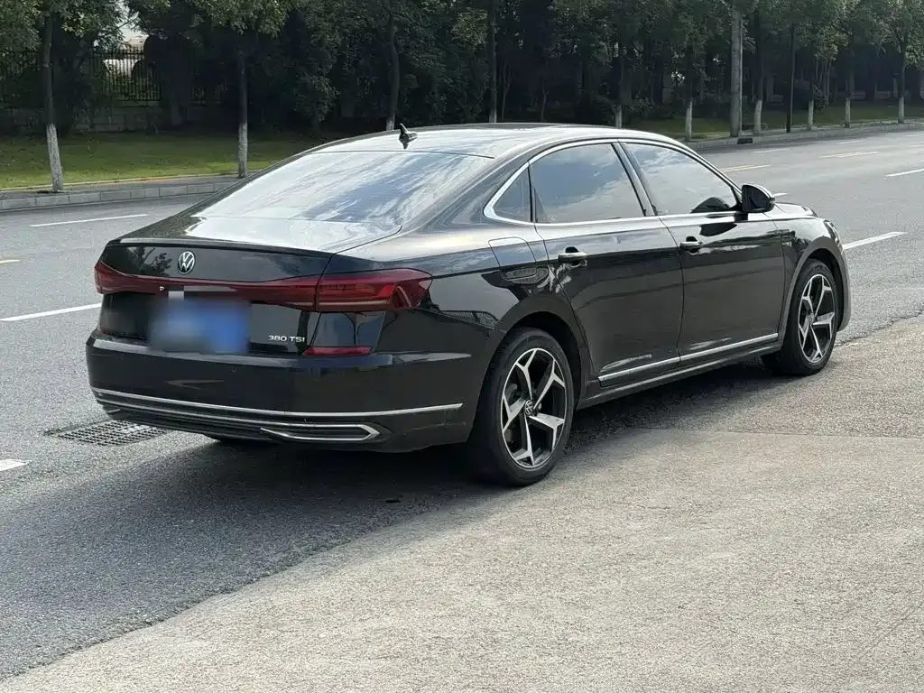 Volkswagen Passat — фото 9