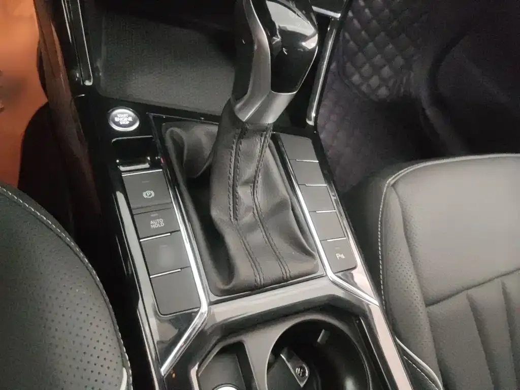 Volkswagen Passat — фото 6