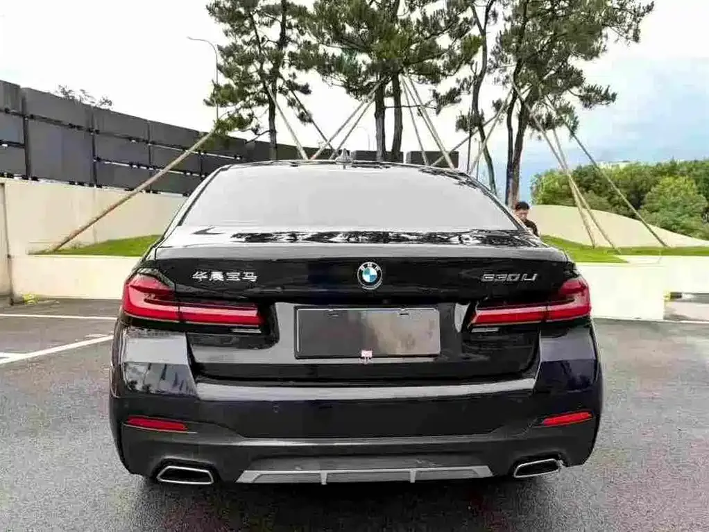 BMW 5 Series — фото 5
