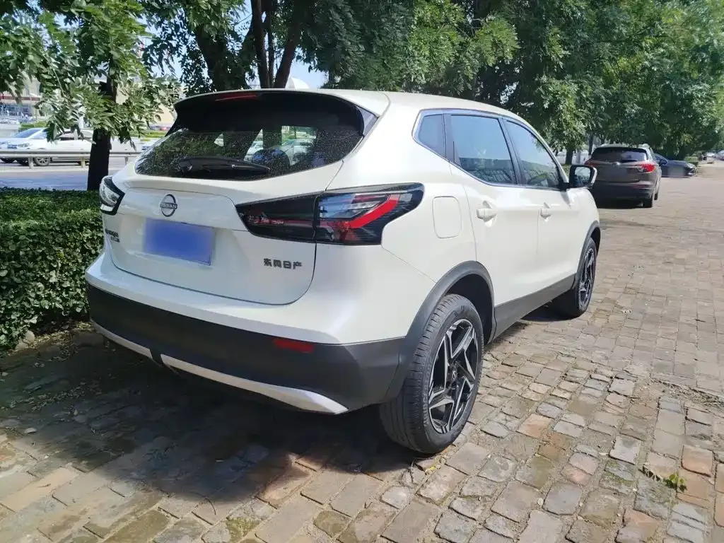 Nissan Qashqai — фото 10