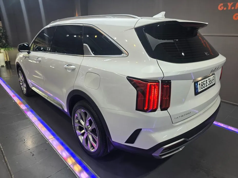 Kia Sorento — фото 9