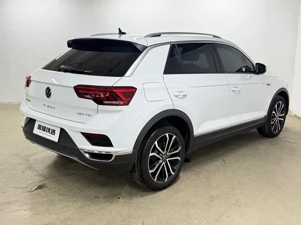 Volkswagen T-Roc — фото 2