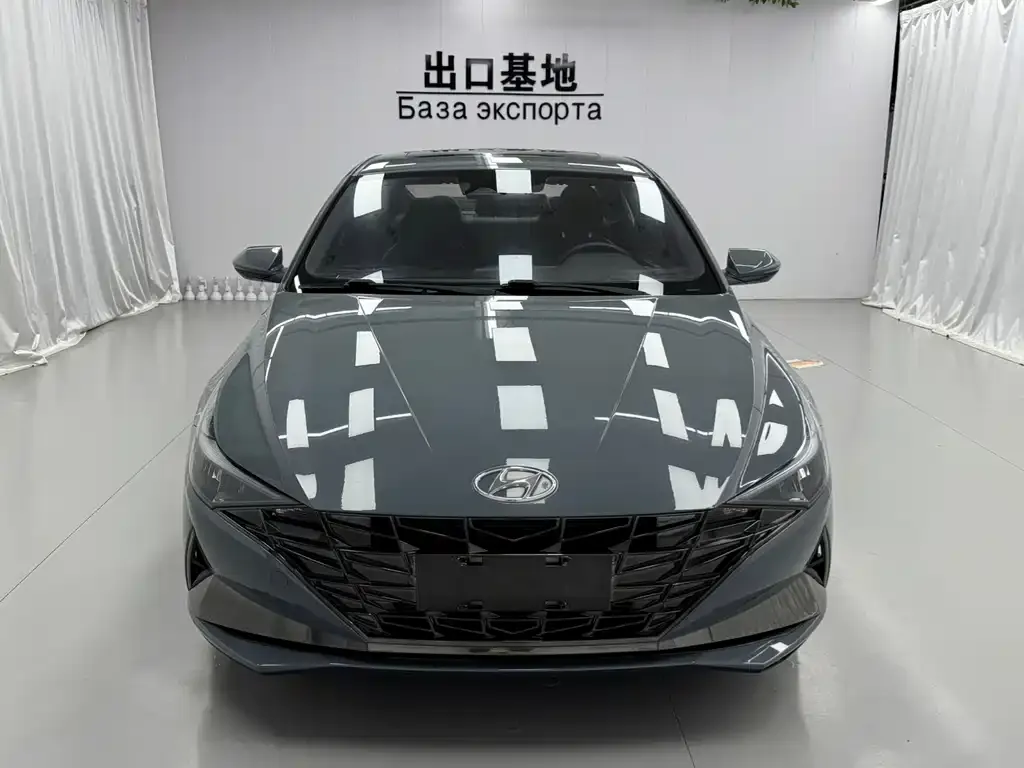 Hyundai Elantra — фото 3