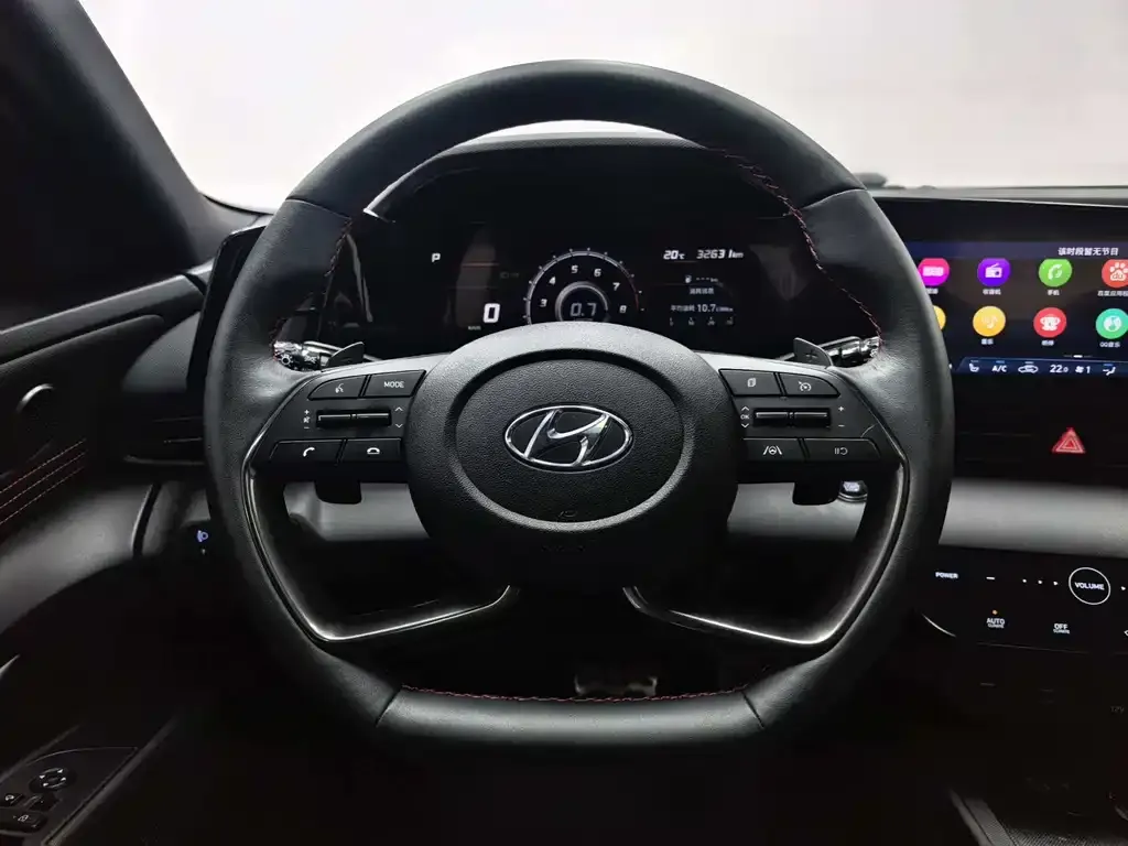 Hyundai Elantra — фото 4