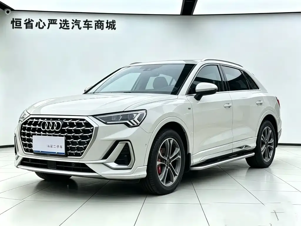 Audi Q3 40 TFSI Fashion Dynamic 1