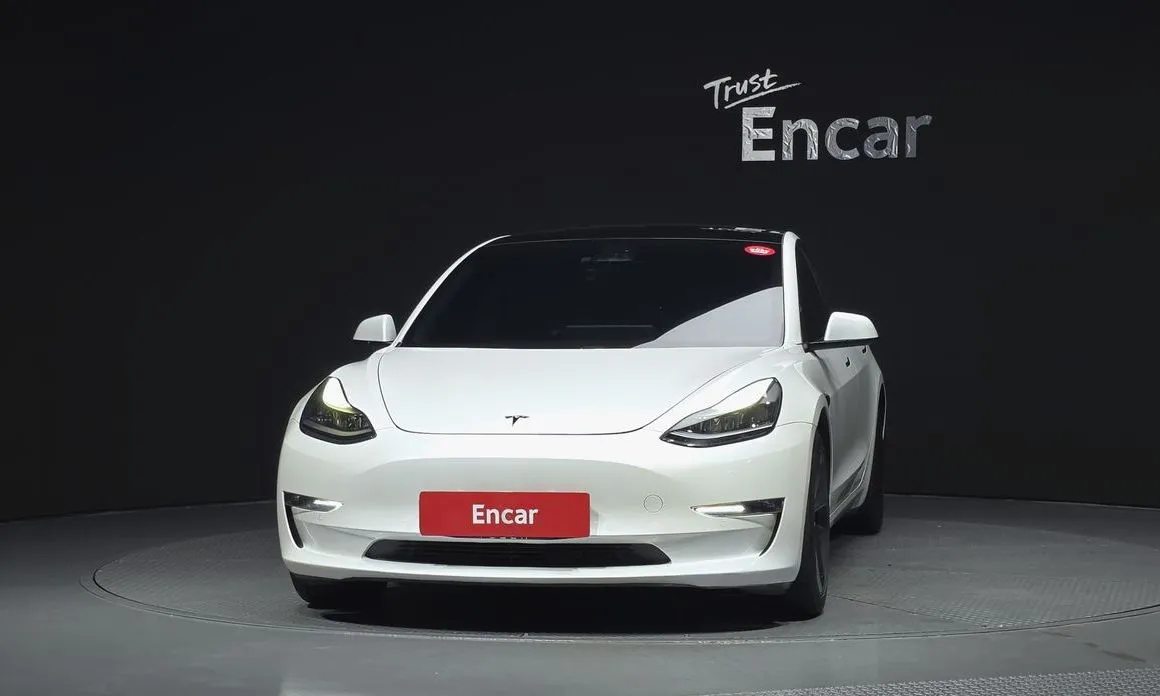Tesla Model 3 — фото 8