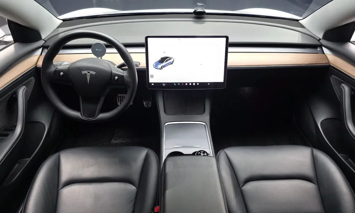 Tesla Model 3 — фото 3