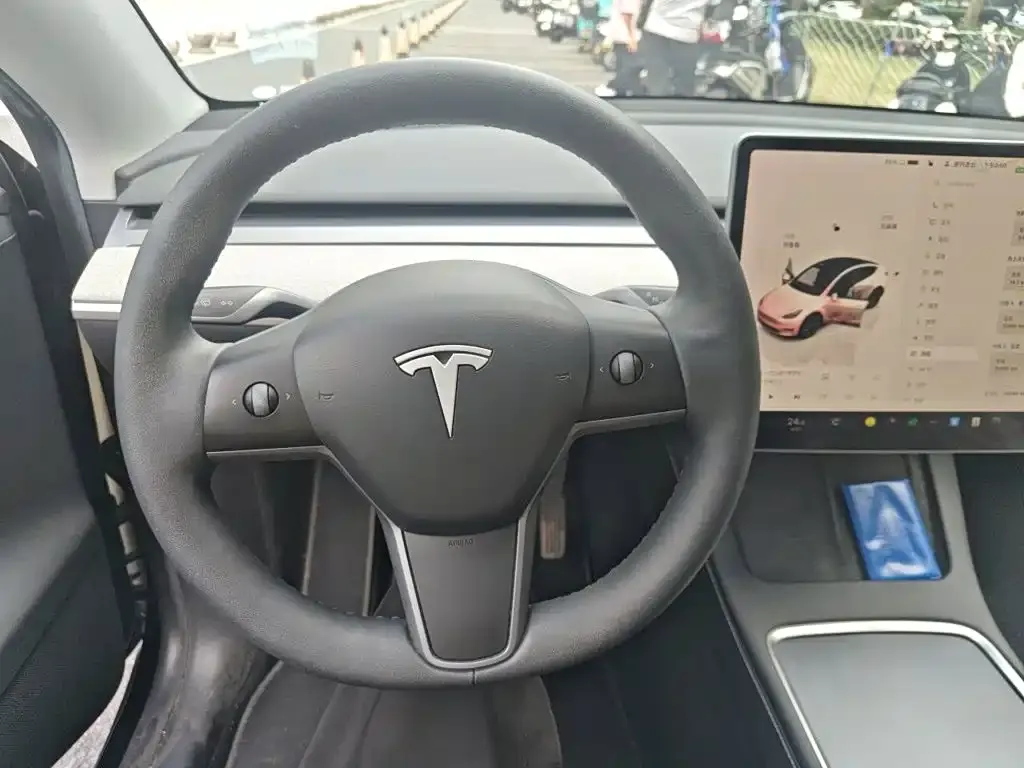Tesla Model Y — фото 5