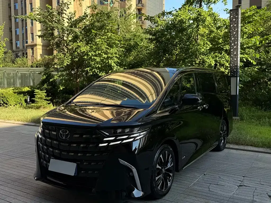 Toyota Alphard — фото 3