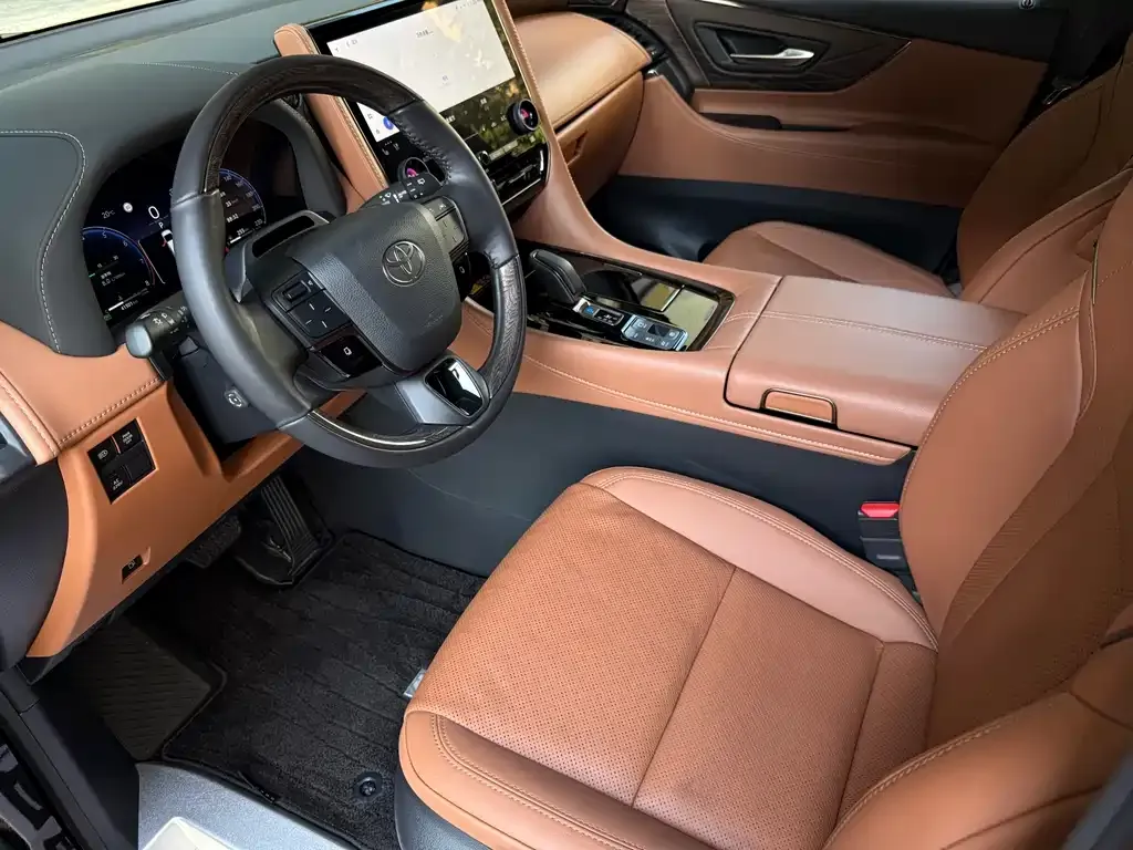 Toyota Alphard — фото 7