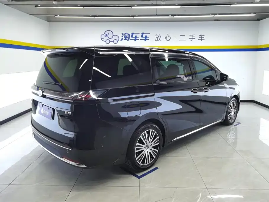 GAC Motor 传祺E8 PHEV — фото 7
