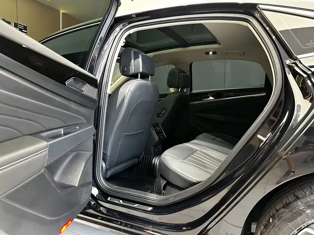 Volkswagen Passat — фото 7