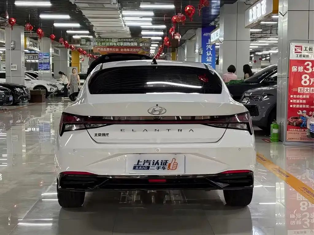 Hyundai Elantra — фото 4