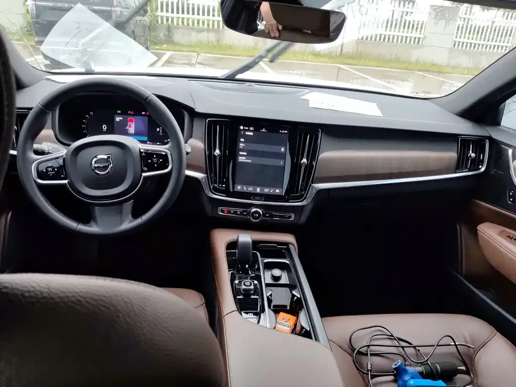 Volvo V90 2024 из CN, фото 4