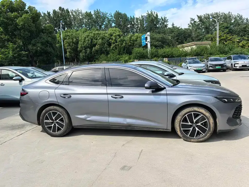 BYD Qin L — фото 10