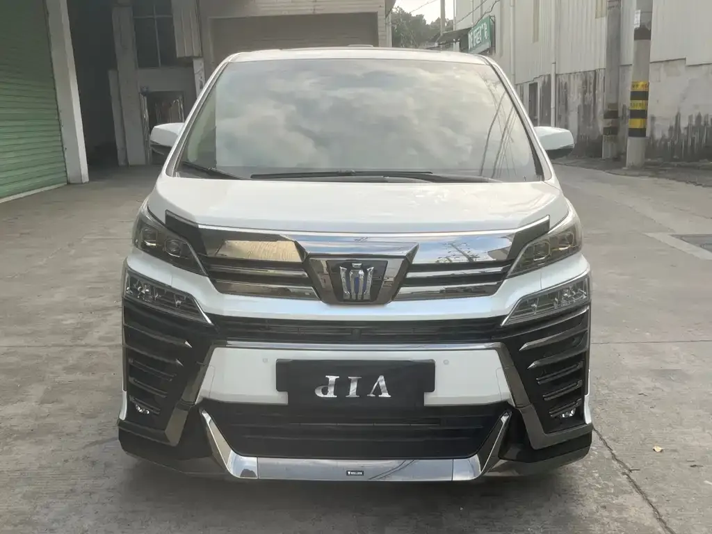 Toyota Vellfire — фото 6