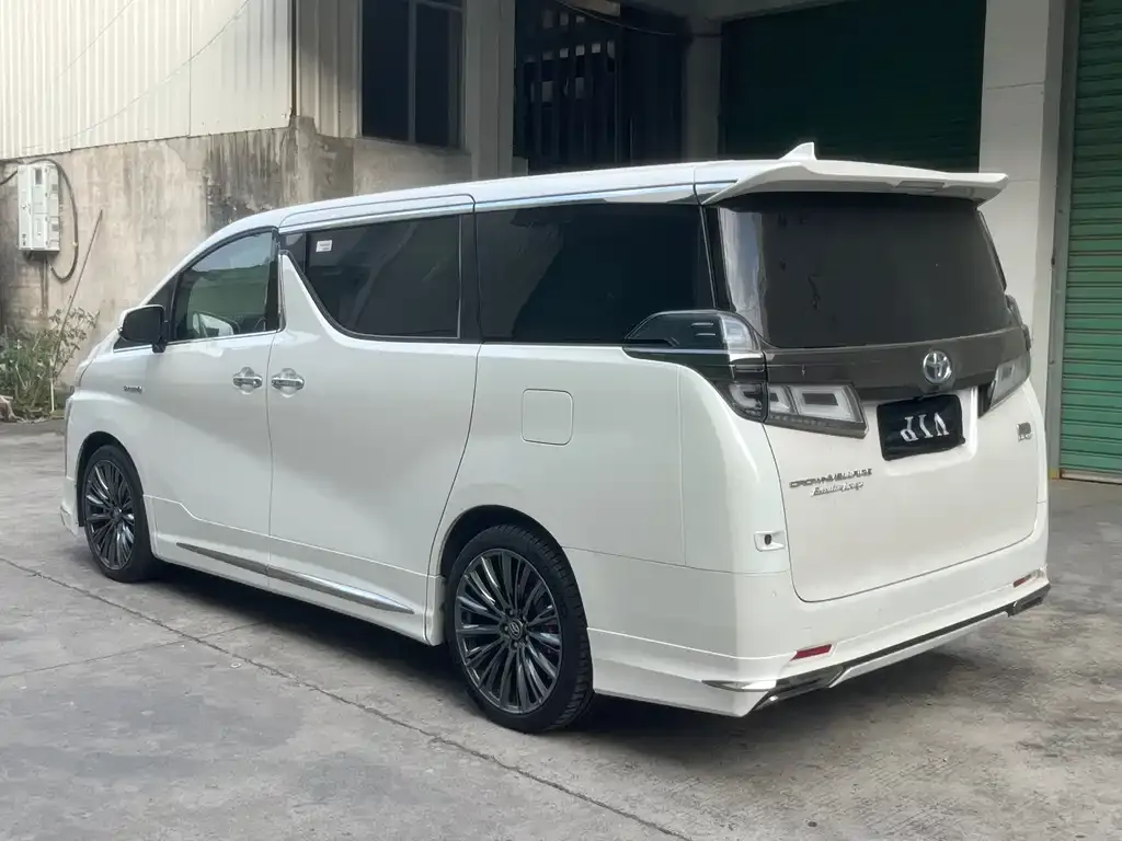 Toyota Vellfire — фото 8