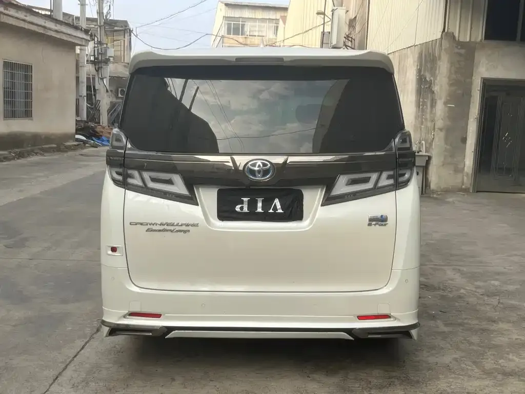 Toyota Vellfire — фото 10