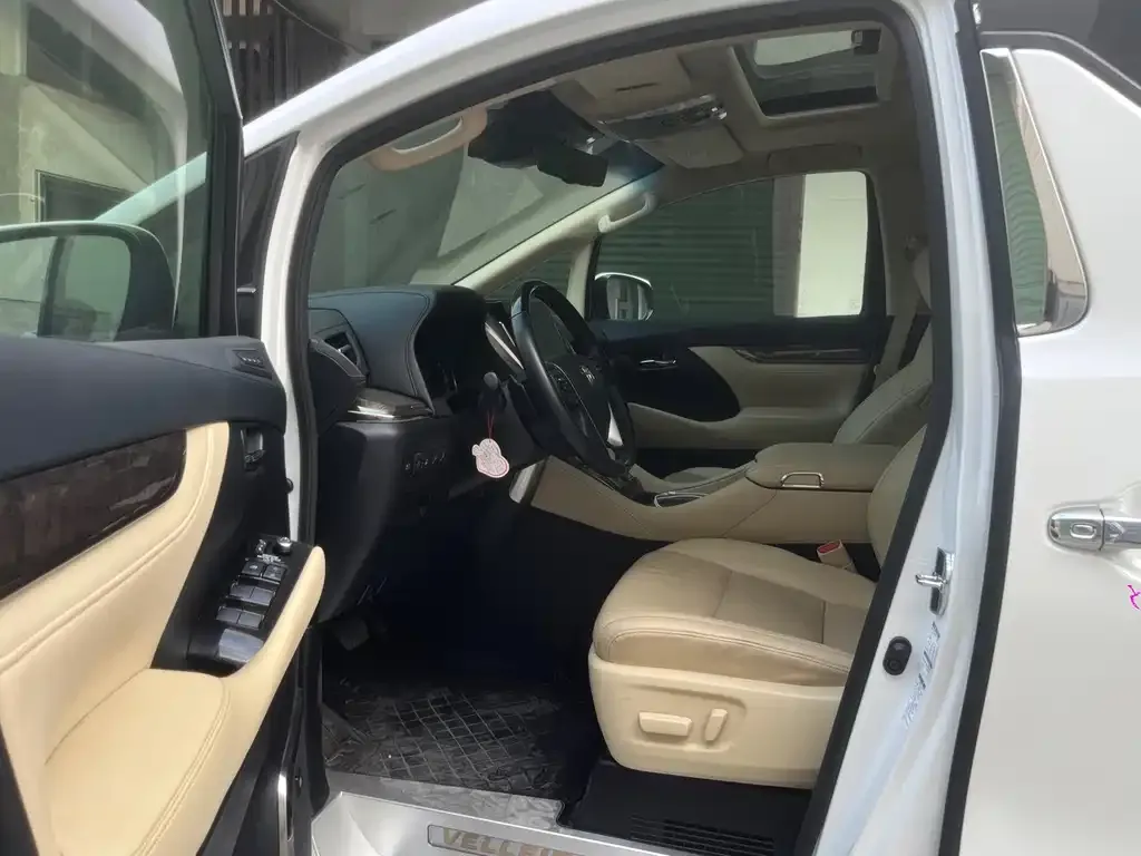 Toyota Vellfire — фото 9