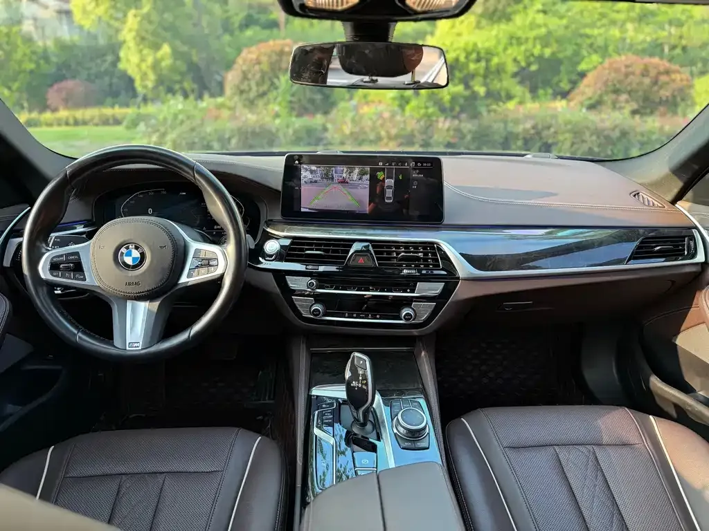 BMW 5 Series 2022 из CN, фото 2