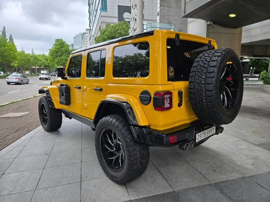 Jeep Wrangler — фото 8