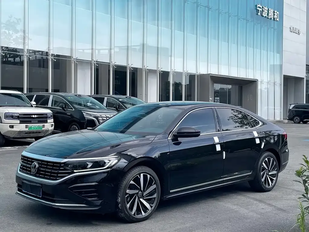 Volkswagen Passat — фото 1