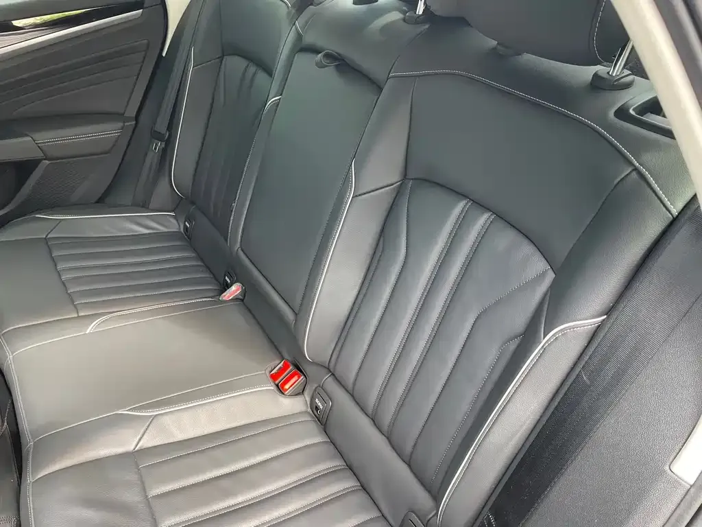 Volkswagen Passat — фото 7