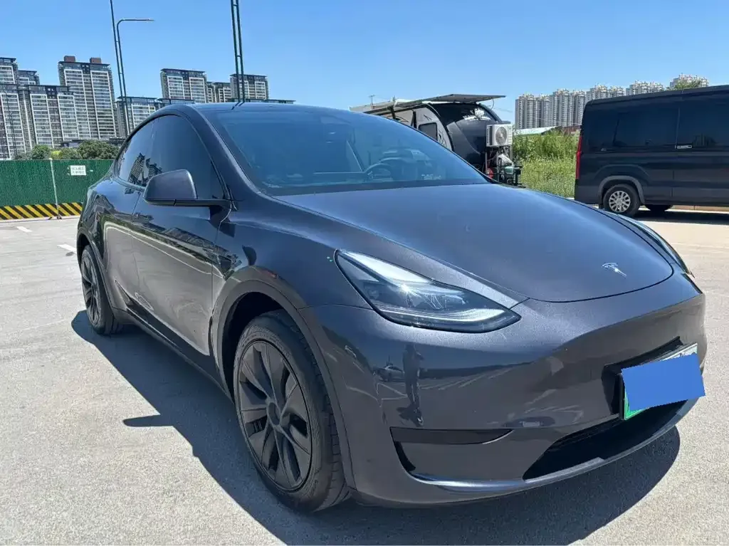 Tesla Model Y — фото 4