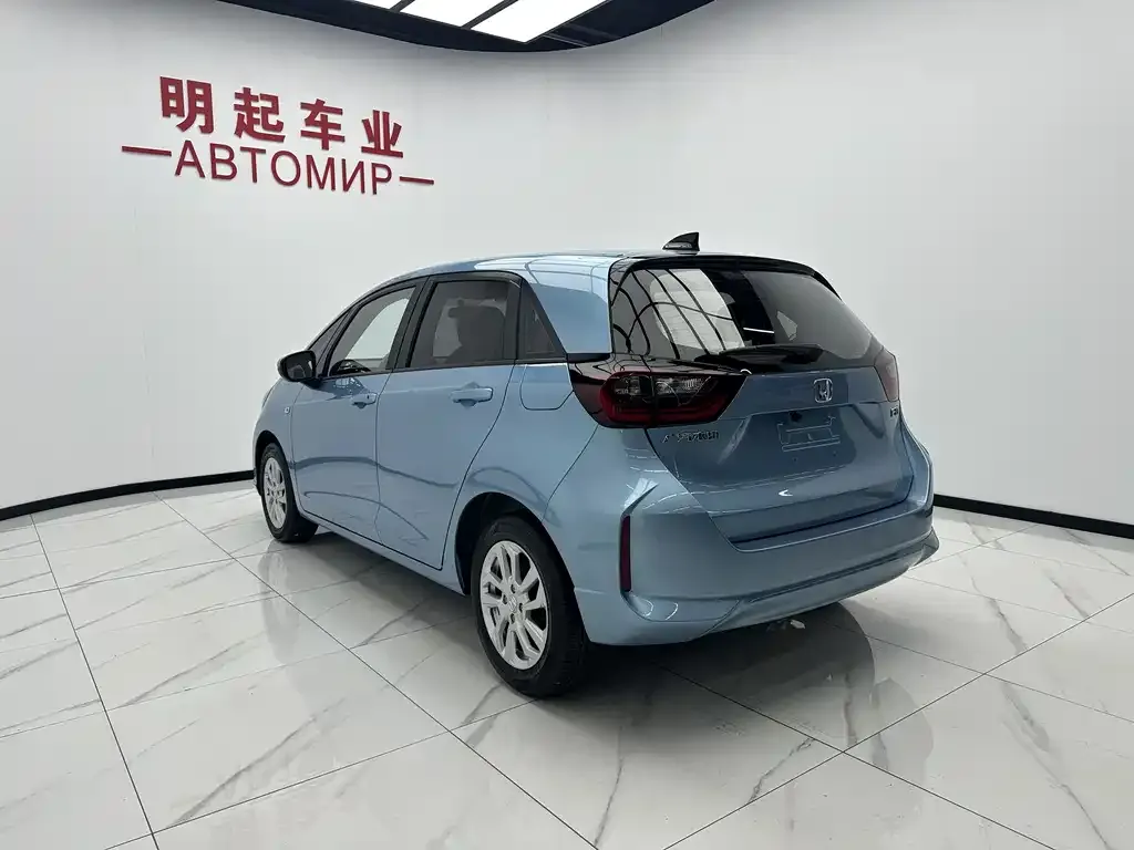 Honda Fit — фото 7