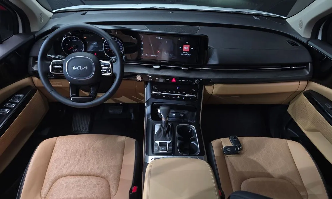 Kia Carnival — фото 10