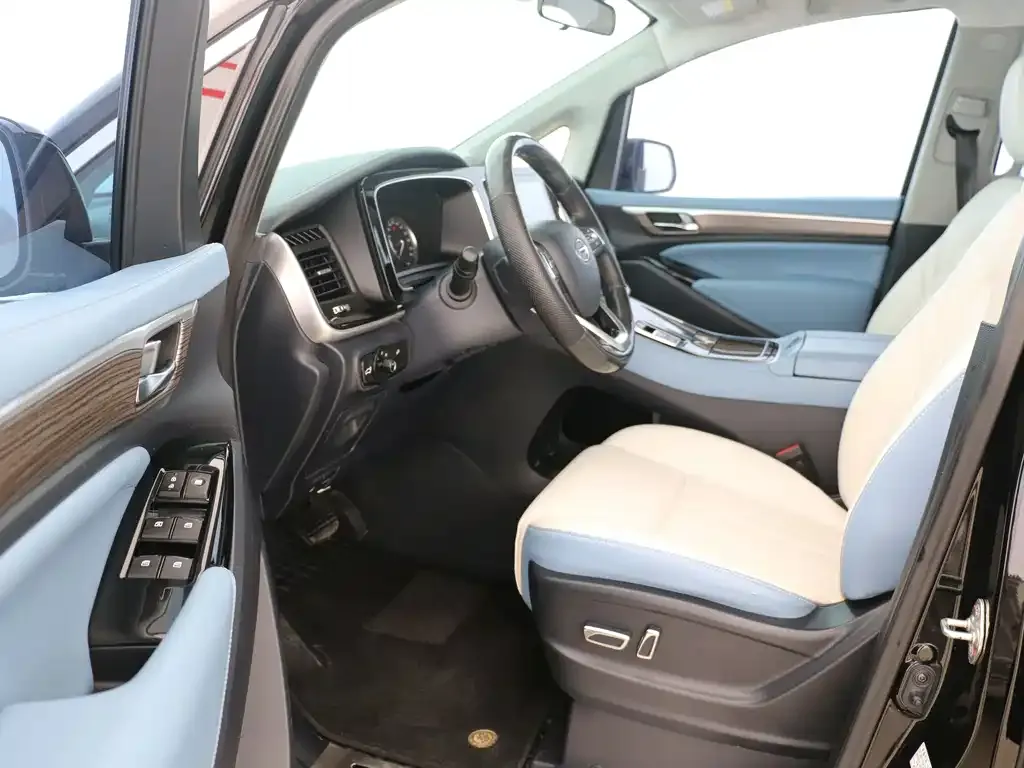 GAC Motor Trumpchi M8 — фото 6