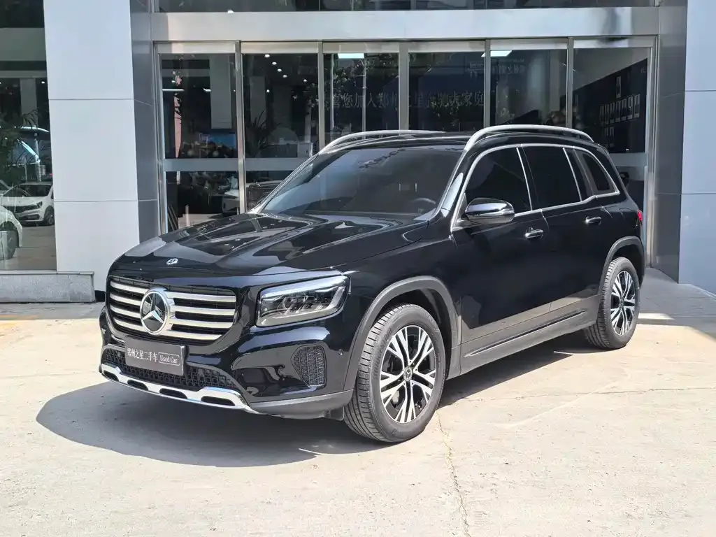 Mercedes-Benz GLB — фото 1