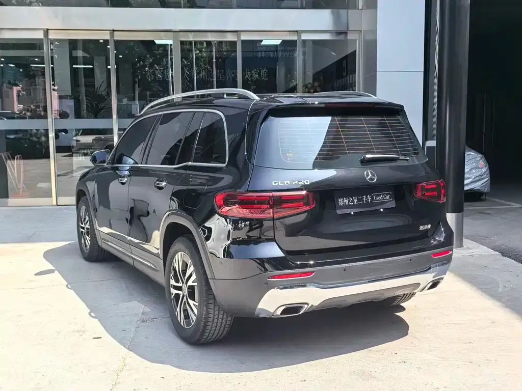 Mercedes-Benz GLB — фото 10