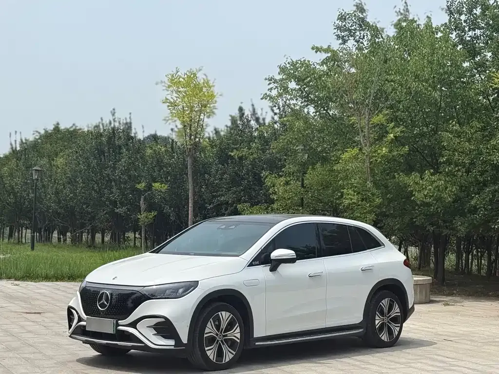Mercedes-Benz EQE SUV
