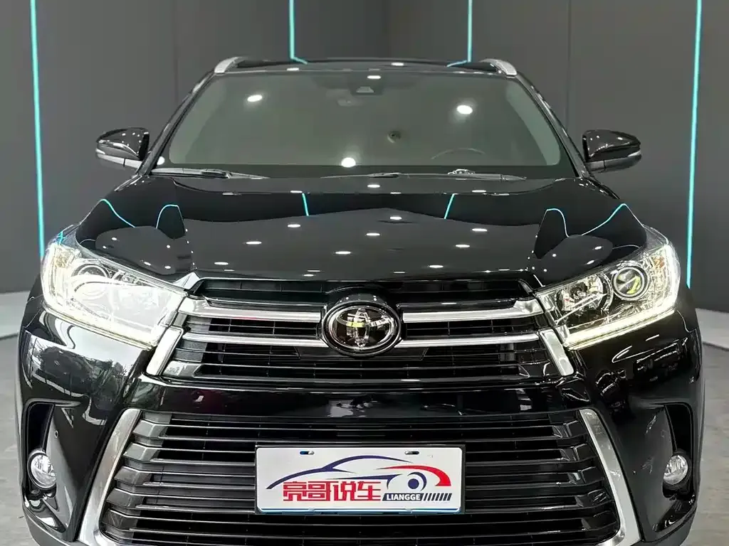 Toyota Highlander — фото 8