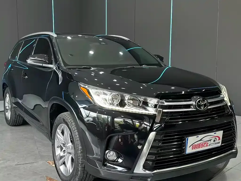 Toyota Highlander — фото 9